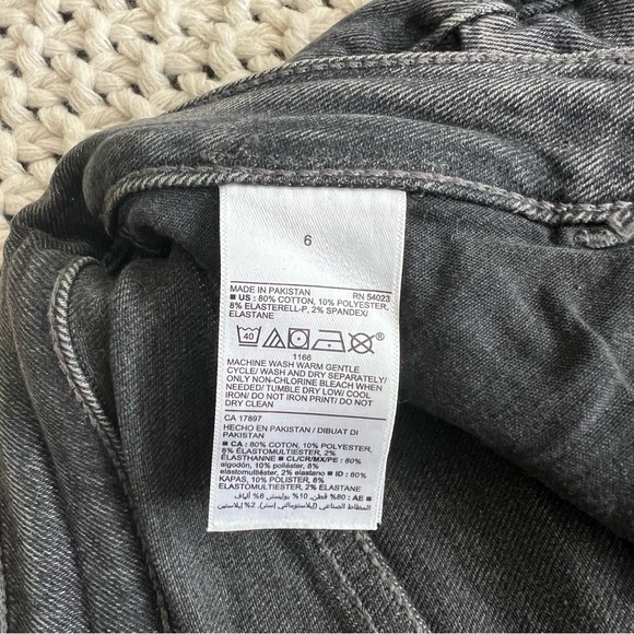 Old Navy Rockstar Super Skinny Extra High Rise Jeans 6 - Picture 5 of 5